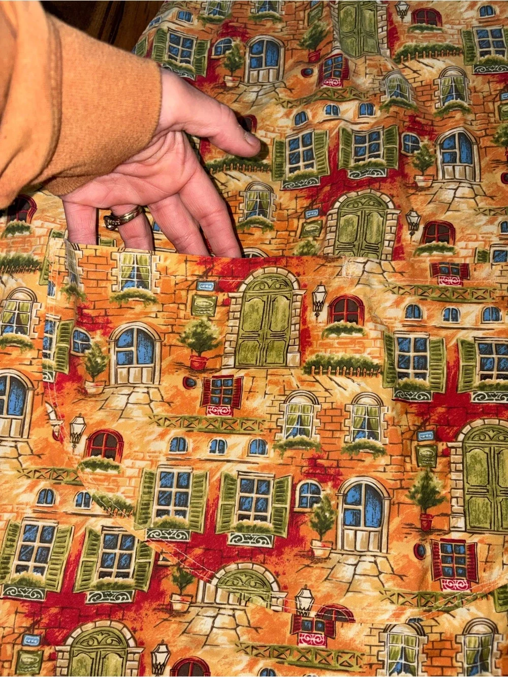 Reversible apron Mediterranean-style village/vineyard S.finch original